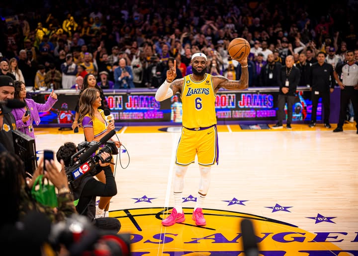 篮球联赛球迷文化与社区建设